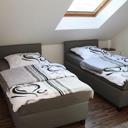 Ferienwohnung Kempf Mandelbachtal Ommersheim Bagian luar foto