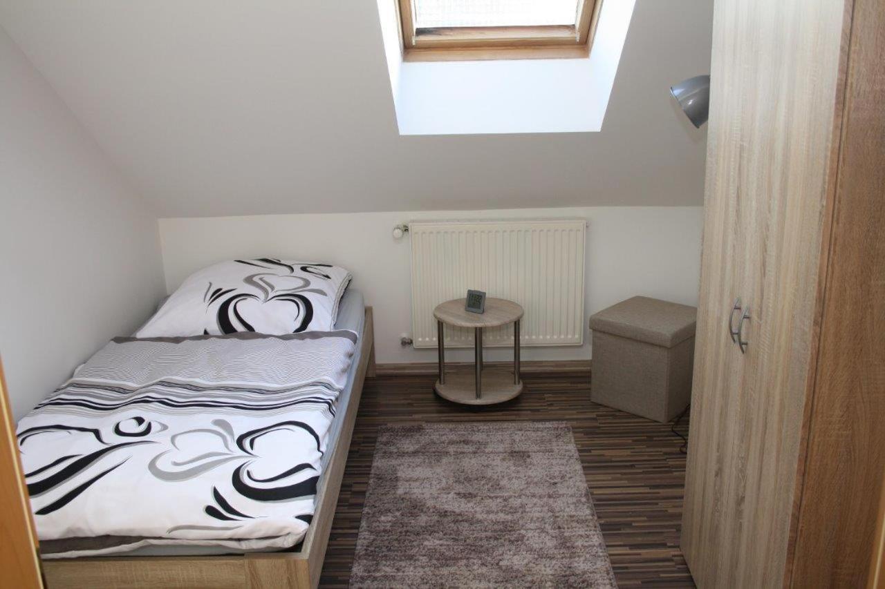Ferienwohnung Kempf Mandelbachtal Ommersheim Bagian luar foto