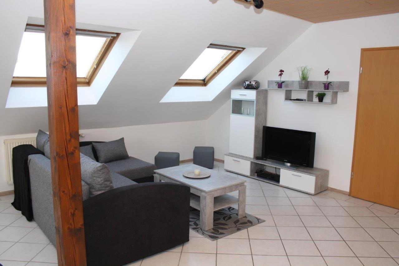 Ferienwohnung Kempf Mandelbachtal Ommersheim Bagian luar foto